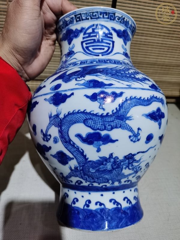 古玩陶瓷青花龍鳳紋尊瓶真品鑒賞圖