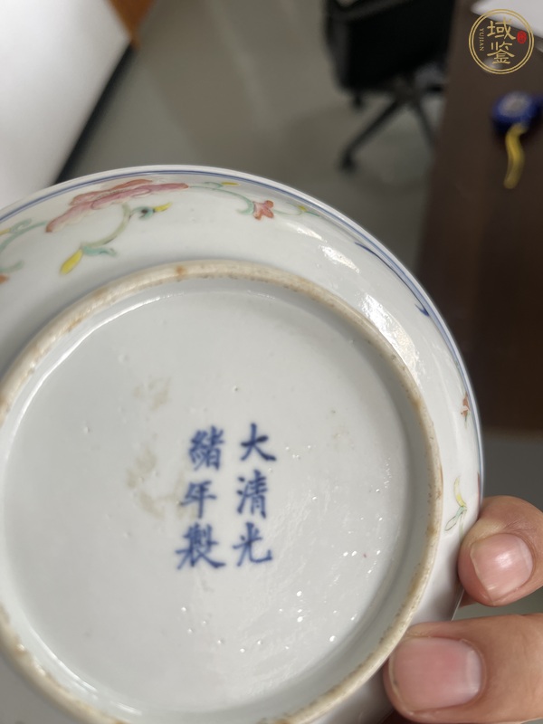 古玩陶瓷花卉紋盤真品鑒賞圖