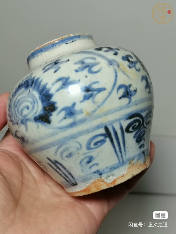 古玩陶瓷青花花卉紋罐真品鑒賞圖