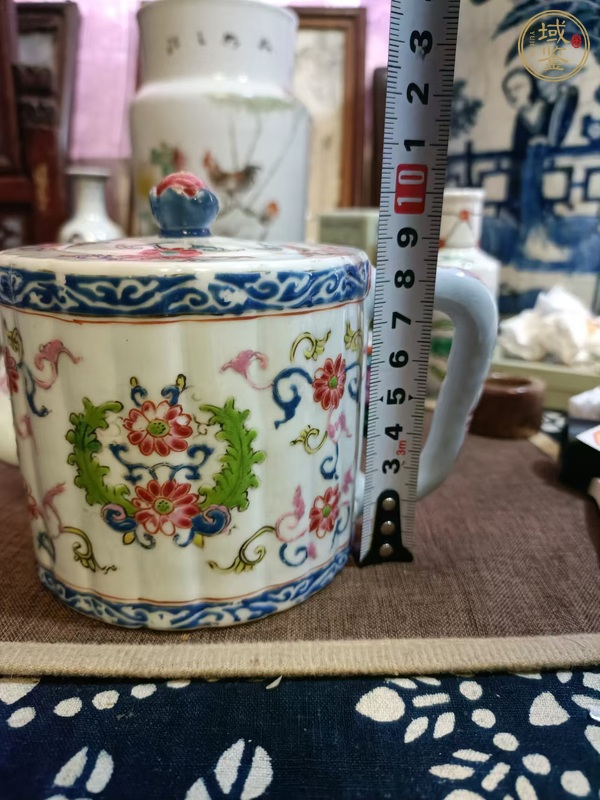 古玩陶瓷粉彩花卉紋茶壺真品鑒賞圖