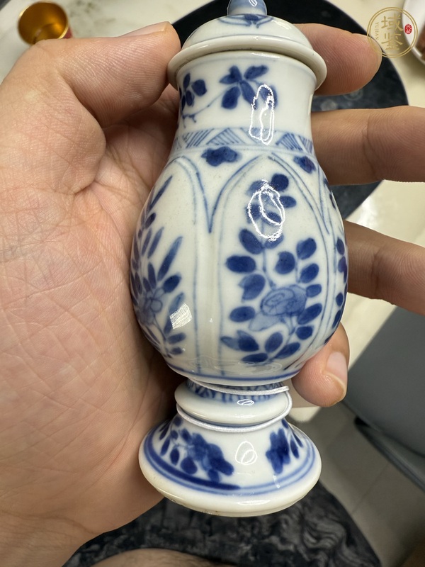 古玩陶瓷青花花卉紋蓋罐真品鑒賞圖