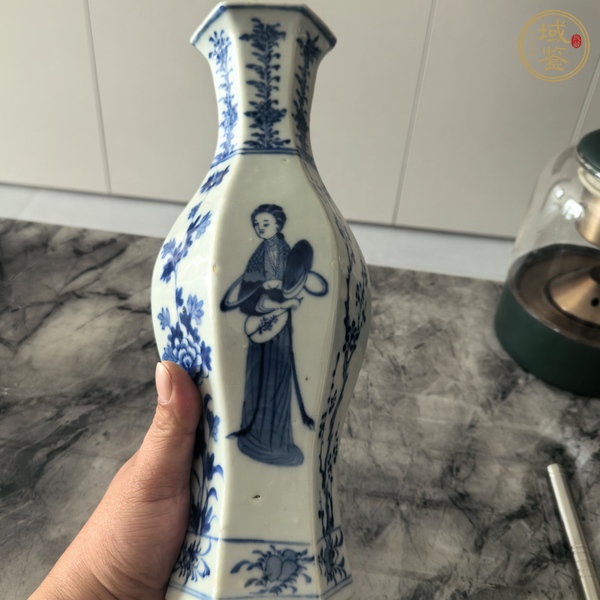 古玩陶瓷仕女紋青花瓶真品鑒賞圖