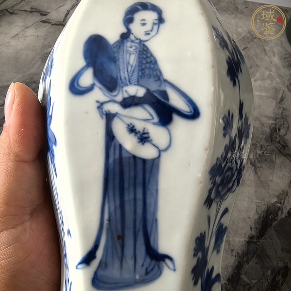 古玩陶瓷仕女紋青花瓶真品鑒賞圖