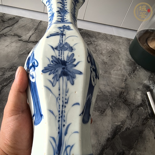 古玩陶瓷仕女紋青花瓶真品鑒賞圖