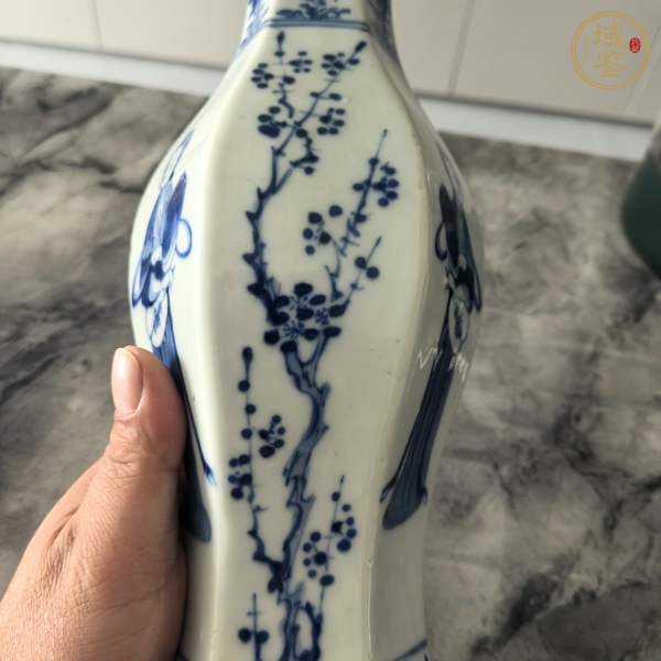 古玩陶瓷仕女紋青花瓶真品鑒賞圖