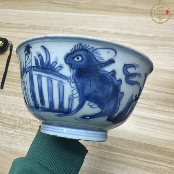 古玩陶瓷青花瑞獸紋茶碗真品鑒賞圖