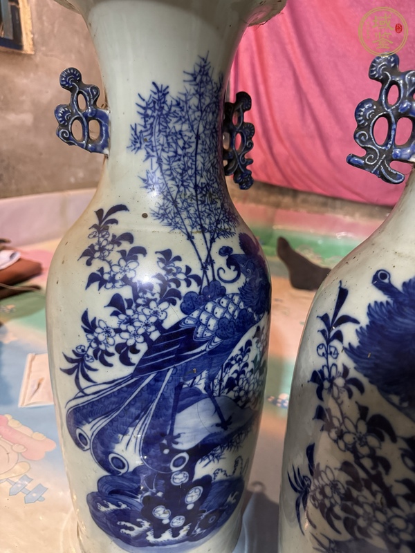 古玩陶瓷花鳥紋青花瓶真品鑒賞圖