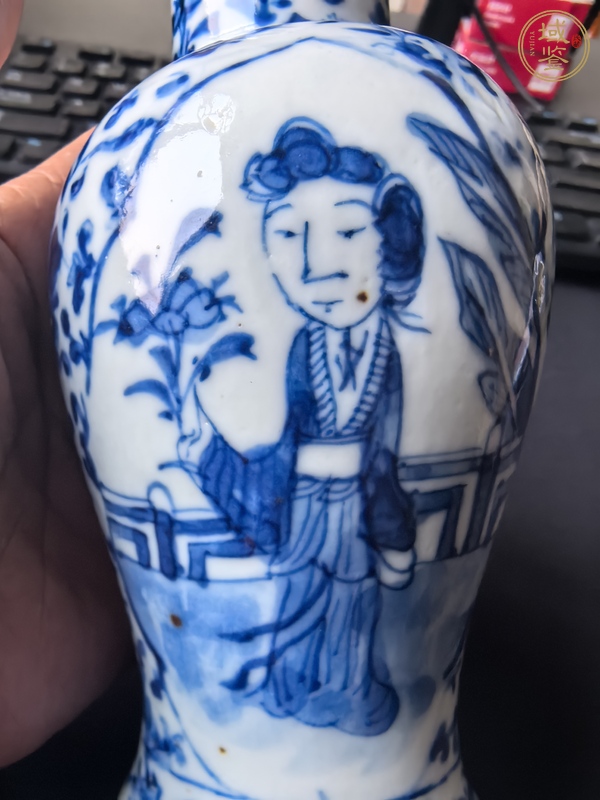 古玩陶瓷仕女紋青花雞腿瓶真品鑒賞圖