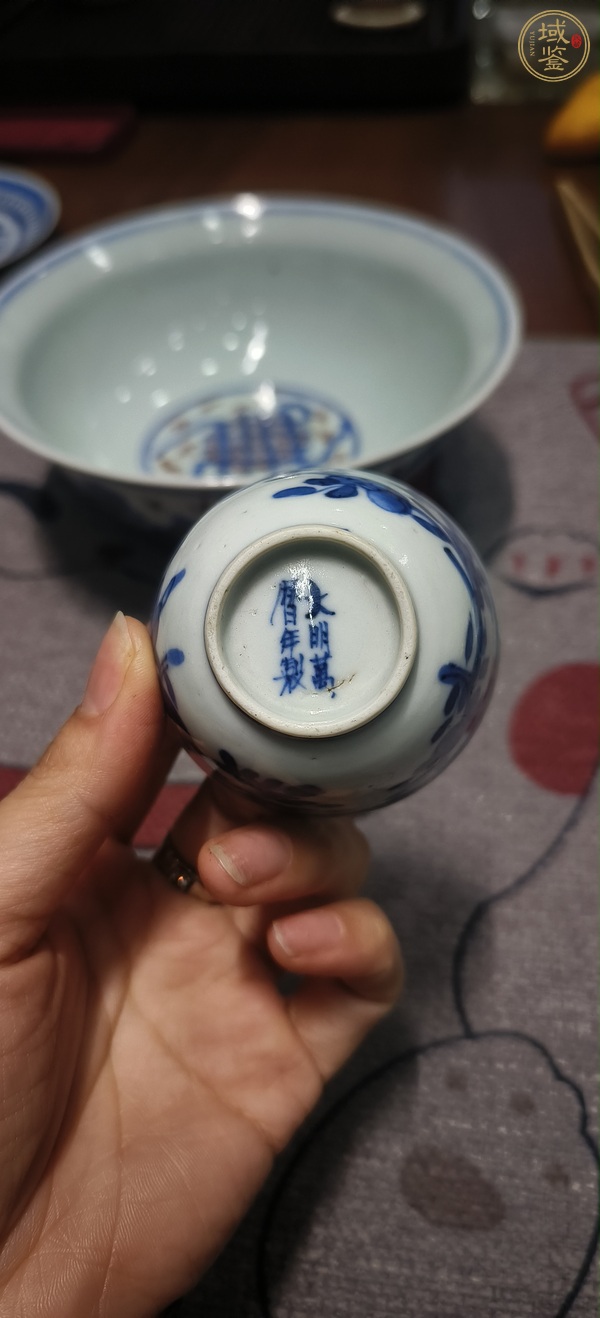 古玩陶瓷花鳥(niǎo)紋青花杯真品鑒賞圖