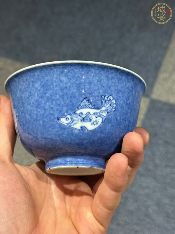 古玩陶瓷灑藍(lán)釉青花杯真品鑒賞圖