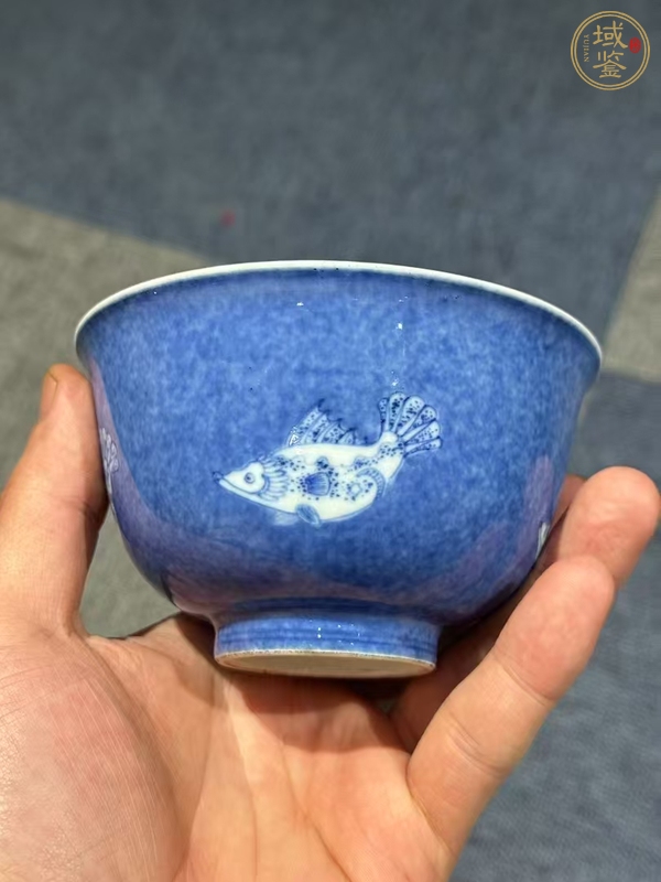 古玩陶瓷灑藍(lán)釉青花杯真品鑒賞圖