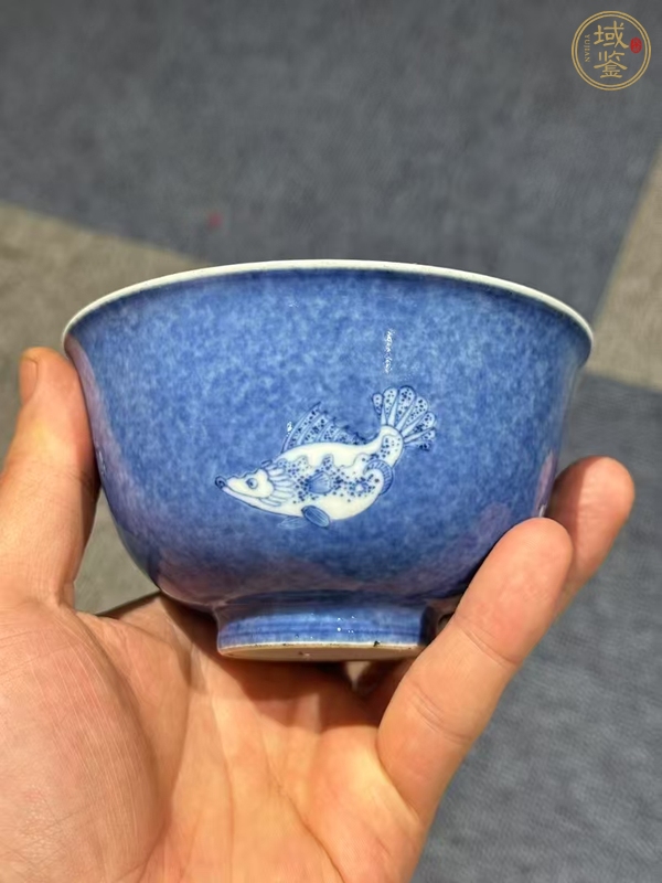 古玩陶瓷灑藍(lán)釉青花杯真品鑒賞圖