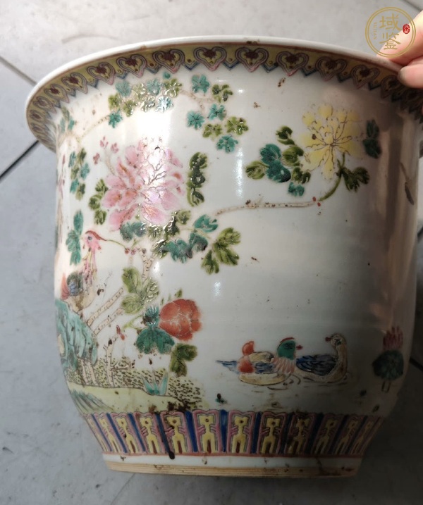 古玩陶瓷花鳥紋花盆真品鑒賞圖