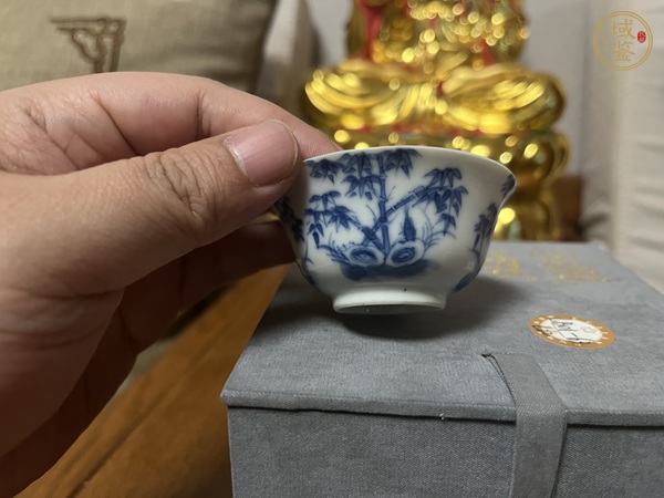 古玩陶瓷青花竹報(bào)平安圖茶杯真品鑒賞圖