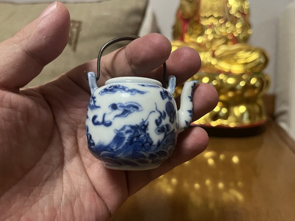 古玩陶瓷光緒青花龍鳳紋茶壺拍賣(mài)，當(dāng)前價(jià)格8888元