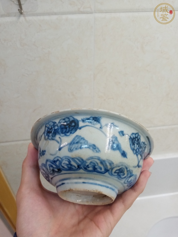 古玩陶瓷花卉紋青花碗真品鑒賞圖