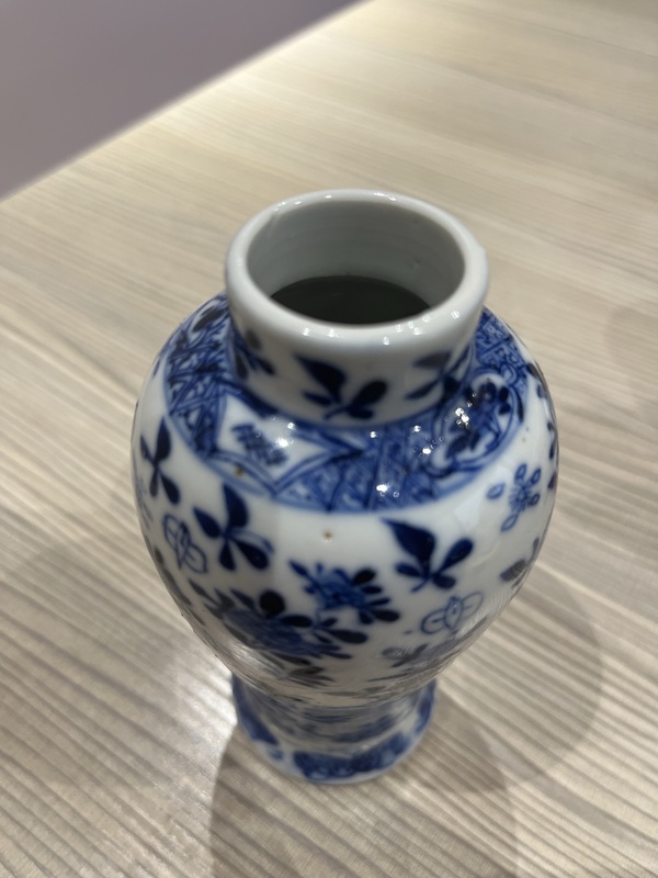 古玩陶瓷青花花卉紋雞腿瓶拍賣，當(dāng)前價(jià)格3888元