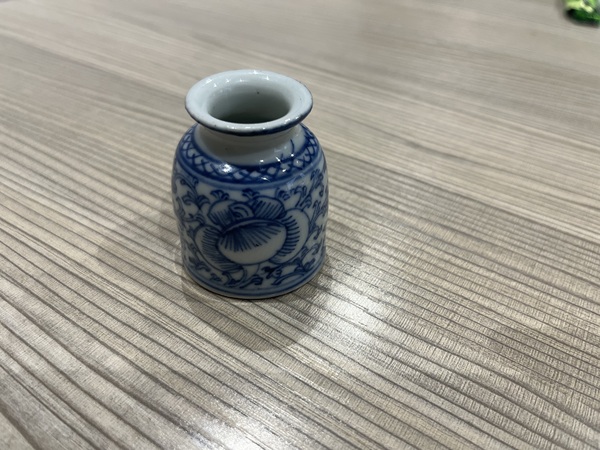 古玩轉賣青花淡描花卉紋水盂拍賣，當前價格800元