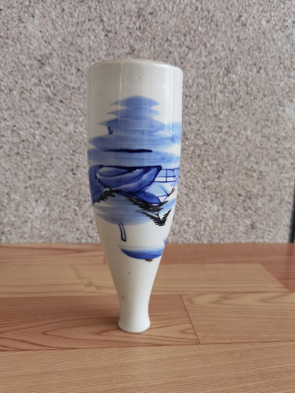 古玩陶瓷山水紋瓶拍賣(mài),當(dāng)前價(jià)格220元
