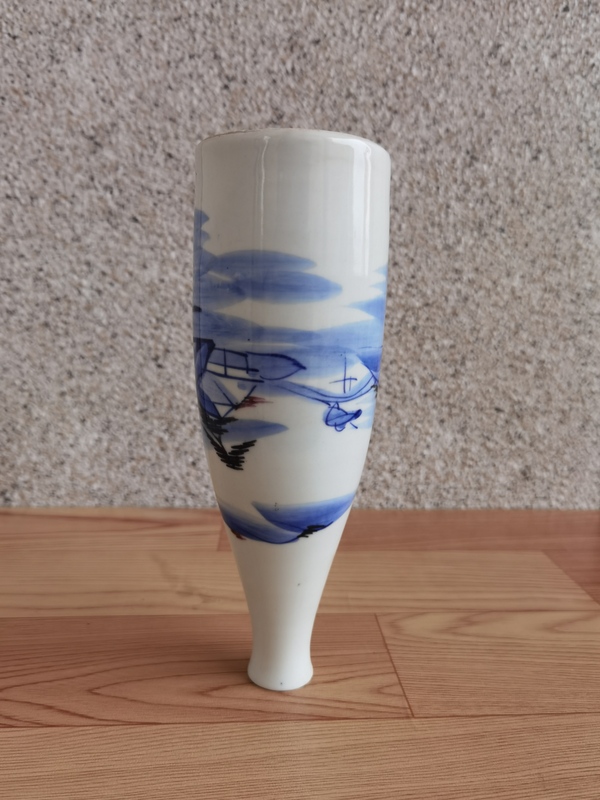 古玩陶瓷山水紋瓶拍賣(mài),當(dāng)前價(jià)格220元
