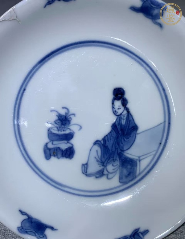 古玩陶瓷仕女紋青花盤真品鑒賞圖