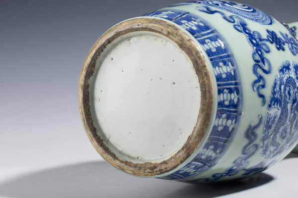 古玩陶瓷清中晚·豆青釉青花龍鳳呈祥紋雙耳瓶拍賣，當(dāng)前價(jià)格6216元