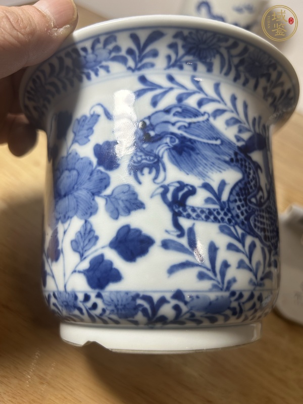 古玩陶瓷不開門，清光緒青花龍穿花卉紋花盆真品鑒賞圖