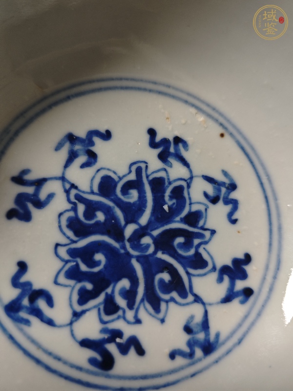 古玩陶瓷花卉紋青花碗真品鑒賞圖