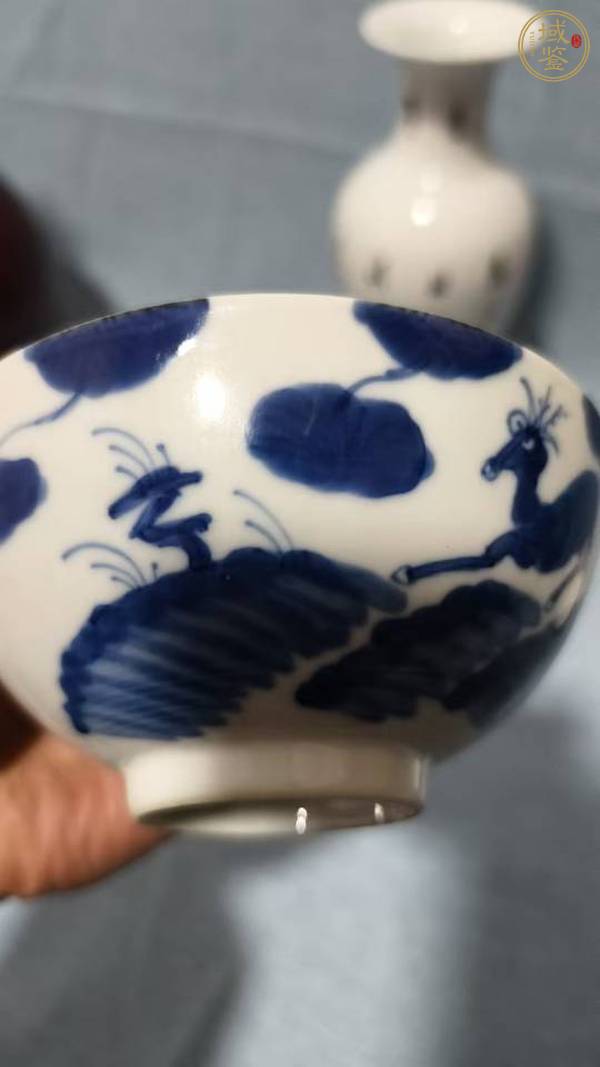 古玩陶瓷青花松鹿圖茶碗真品鑒賞圖