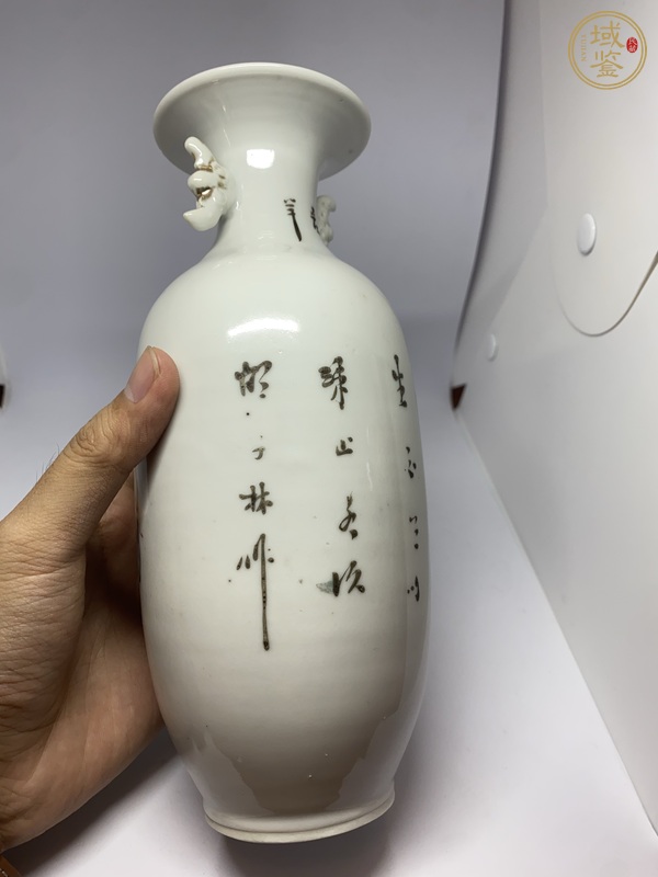 古玩陶瓷粉彩人物故事雙耳瓶真品鑒賞圖