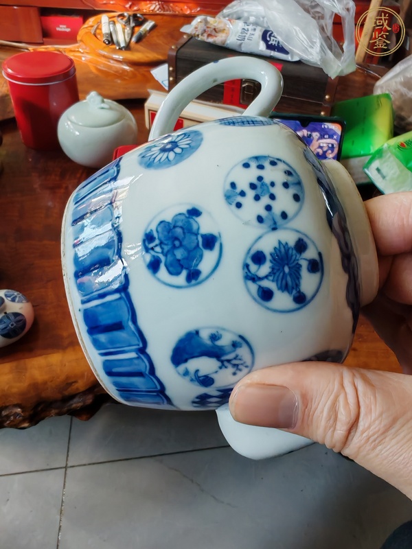 古玩陶瓷青花皮球花紋茶壺真品鑒賞圖