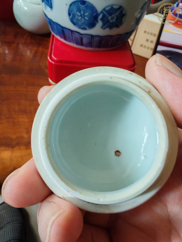 古玩陶瓷青花皮球花紋茶壺真品鑒賞圖