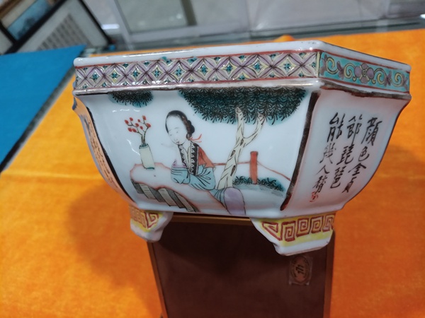 古玩陶瓷晚清名家淺降彩四大美人詩文水仙盆拍賣，當前價格5980元