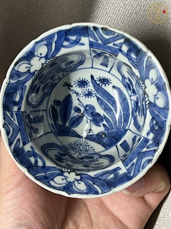 古玩陶瓷日本明治青花花鳥紋折沿碗真品鑒賞圖