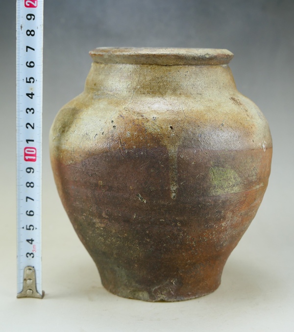 古玩陶瓷名窯:隋唐壽州窯黃釉罐拍賣(mài)，當(dāng)前價(jià)格41元