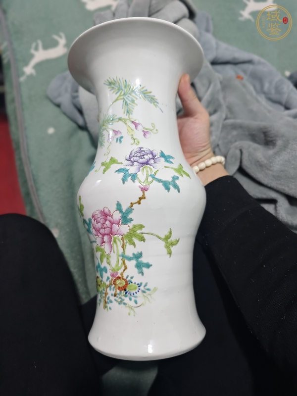 古玩陶瓷粉彩花卉紋花觚真品鑒賞圖