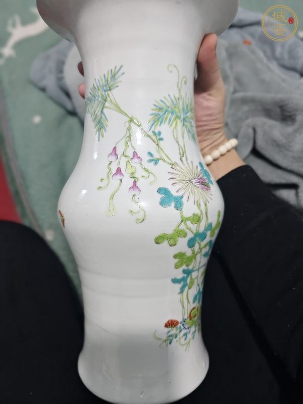 古玩陶瓷粉彩花卉紋花觚真品鑒賞圖