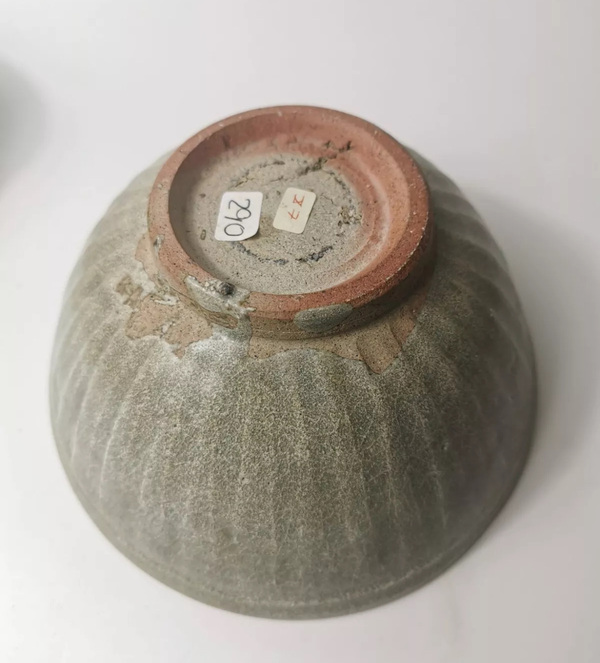 古玩陶瓷宋元龍泉窯青釉碗拍賣,當前價格3000元