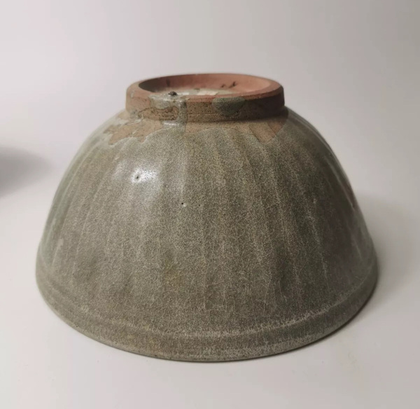 古玩陶瓷宋元龍泉窯青釉碗拍賣,當前價格3000元
