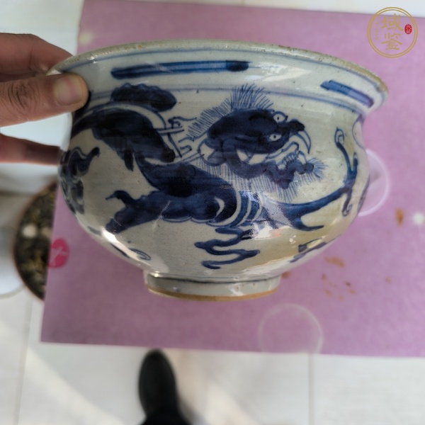 古玩陶瓷青花趕珠龍紋香爐真品鑒賞圖