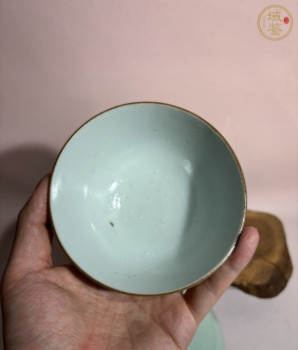 古玩陶瓷豆青釉蓋碗真品鑒賞圖