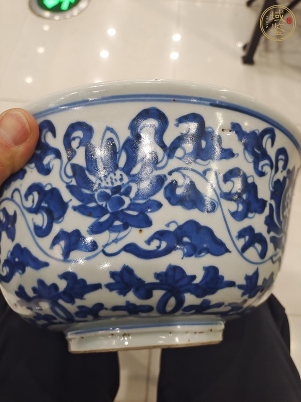 古玩陶瓷青花纏枝花卉紋碗真品鑒賞圖