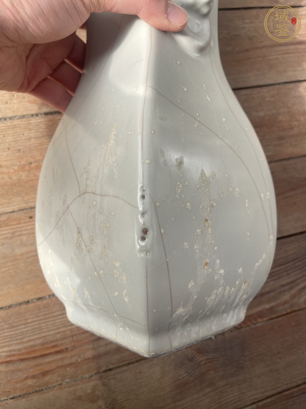 古玩陶瓷現(xiàn)代仿官釉瓶真品鑒賞圖