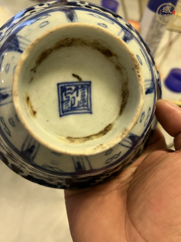 古玩陶瓷花卉紋青花碗真品鑒賞圖