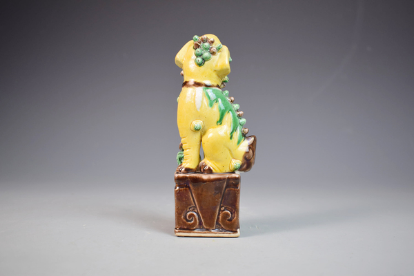 古玩陶瓷民國(guó)·素三彩獅子繡球瓷塑拍賣,當(dāng)前價(jià)格352元