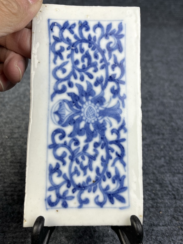 古玩陶瓷青花纏枝花卉紋瓷板拍賣,當前價格0元