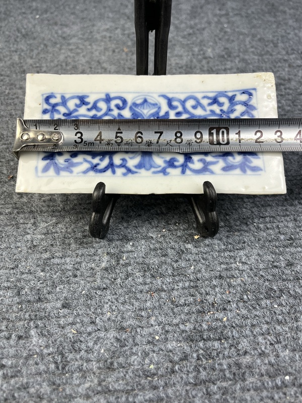 古玩陶瓷青花纏枝花卉紋瓷板拍賣,當前價格0元