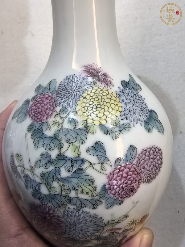 古玩陶瓷粉彩花卉瓶真品鑒賞圖