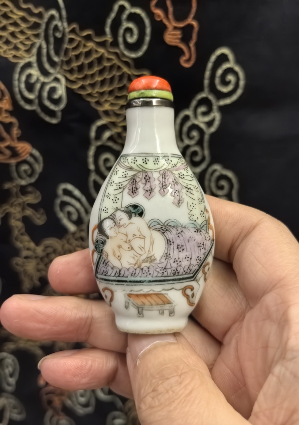 古玩陶瓷粉彩春宮鼻煙壺拍賣,當前價格18888元