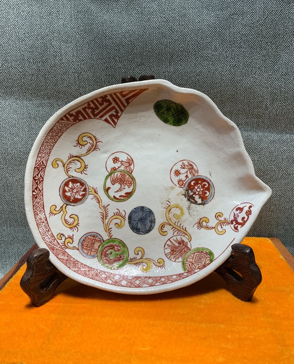 古玩轉(zhuǎn)賣日本明治彩繪皮球花盤拍賣，當(dāng)前價(jià)格18000元